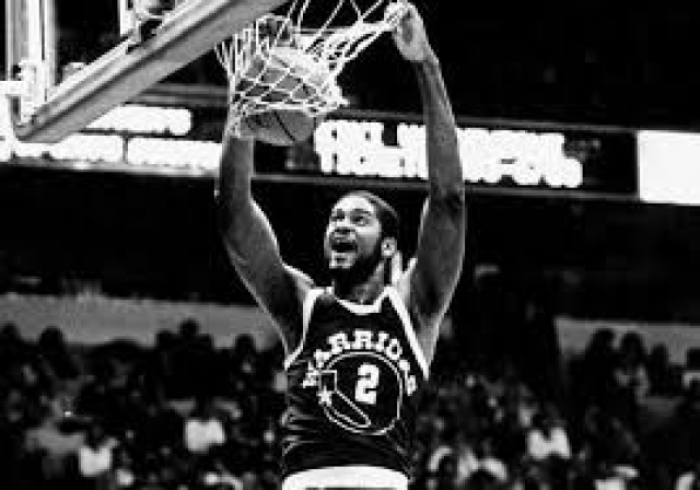 Joe Barry Carroll in schiacciata